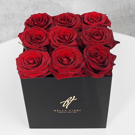 Красные розы в черной коробке GlassBox Small