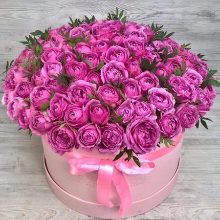 Розовая коробка из 101 пионовидной розы