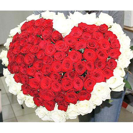 Букет в форме сердца из 101 красной  розы 60 см